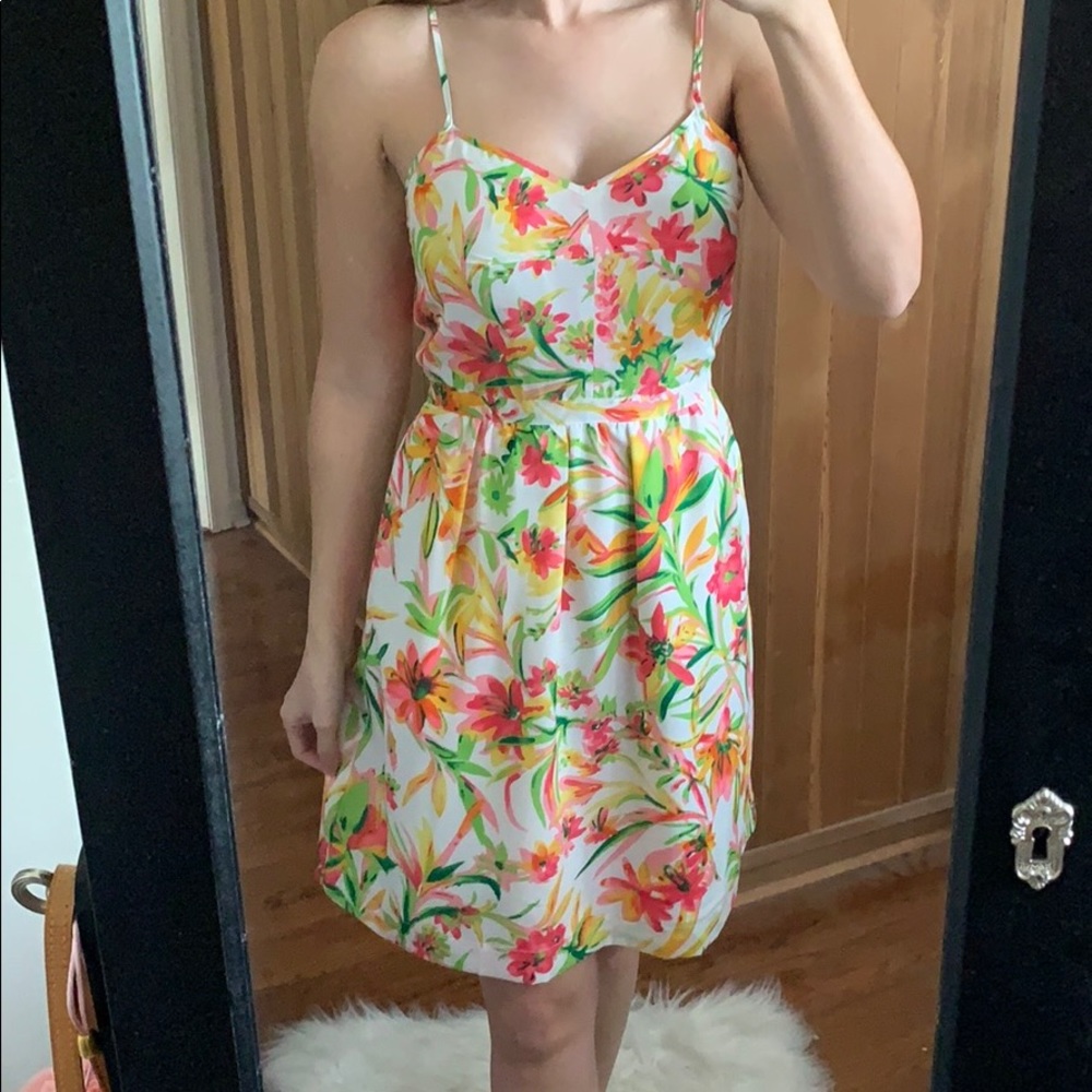 Perfect dress for daytime outings!